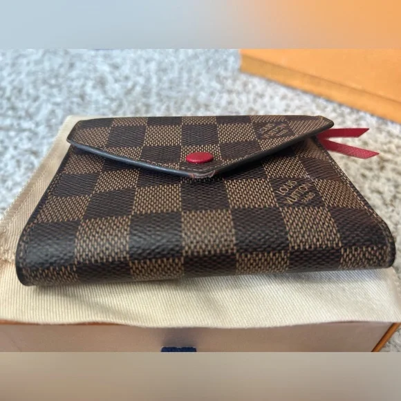Louis Vuitton Victorine Wallet - Picture 6 of 10